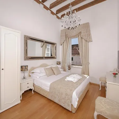 Apartment Palmotta Palace